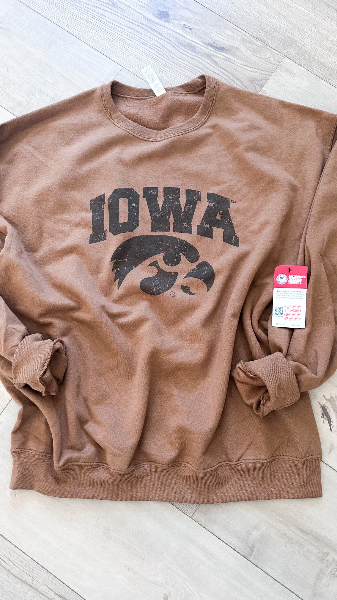 Iowa Hawk Distressed Crew